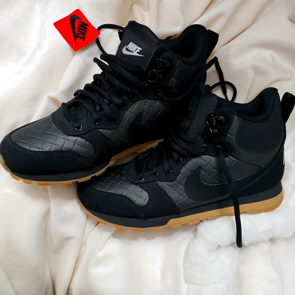 Nike Shoes - Nike Air